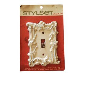 StyleSet Vintage Off White Victoria Boho Wall Plate New In Package